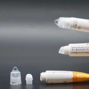 입술 크림을위한 둥근 플라스틱 관